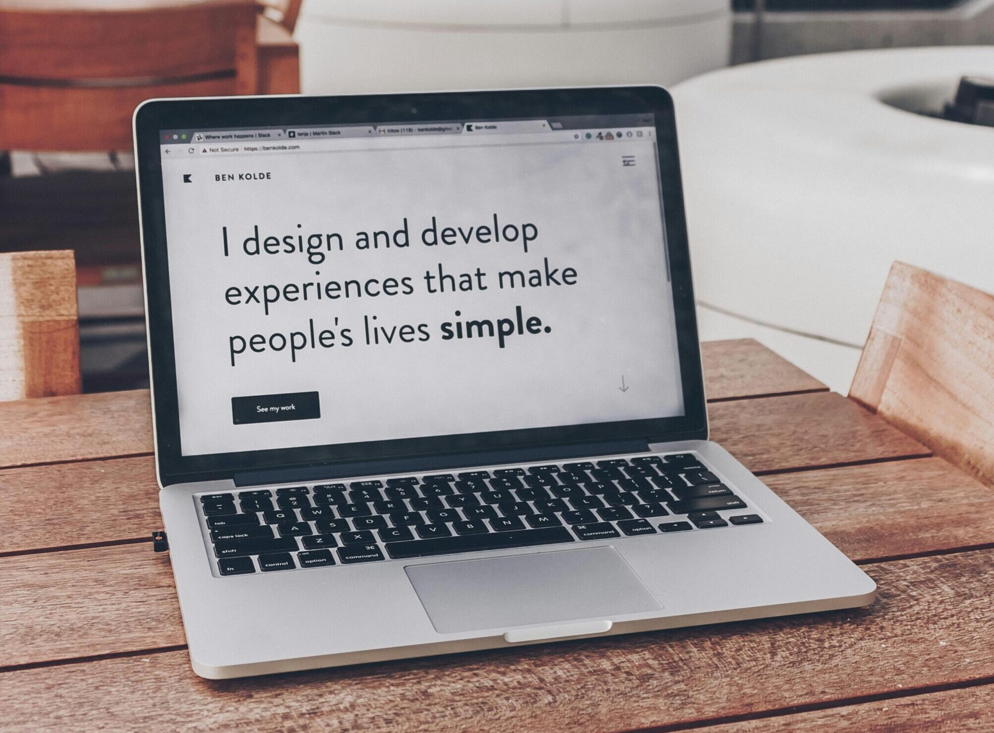 laptop with inspiring text